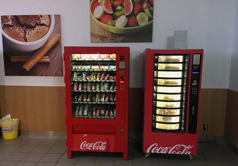 Restaurace Avion automaty s cukrovinkami a občerstvením