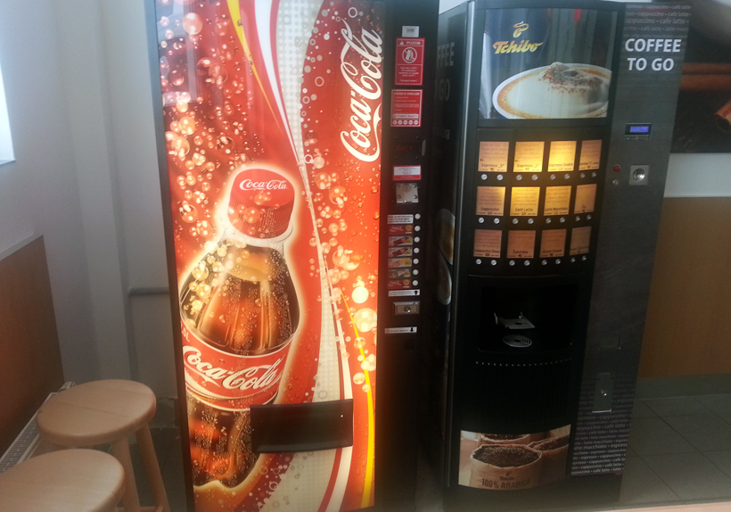 Restaurace Avion automaty s nápoji a kávou